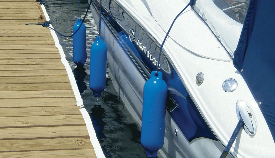 4.5' X 16' HULL GARD FENDER WHITE
